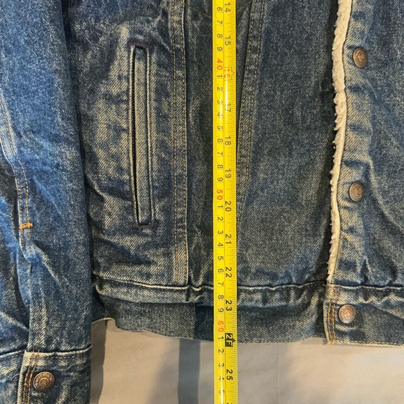 Vintage 80s Levis Sherpa Denim Trucker Jacket (size 38R) Made in USA - Picture 5 of 10